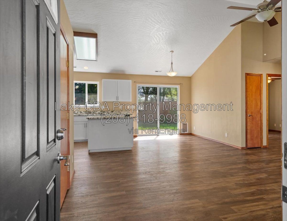 Clean 3-Bed Home with Granite, RV Parking & Included Utilities in Hayden! property image