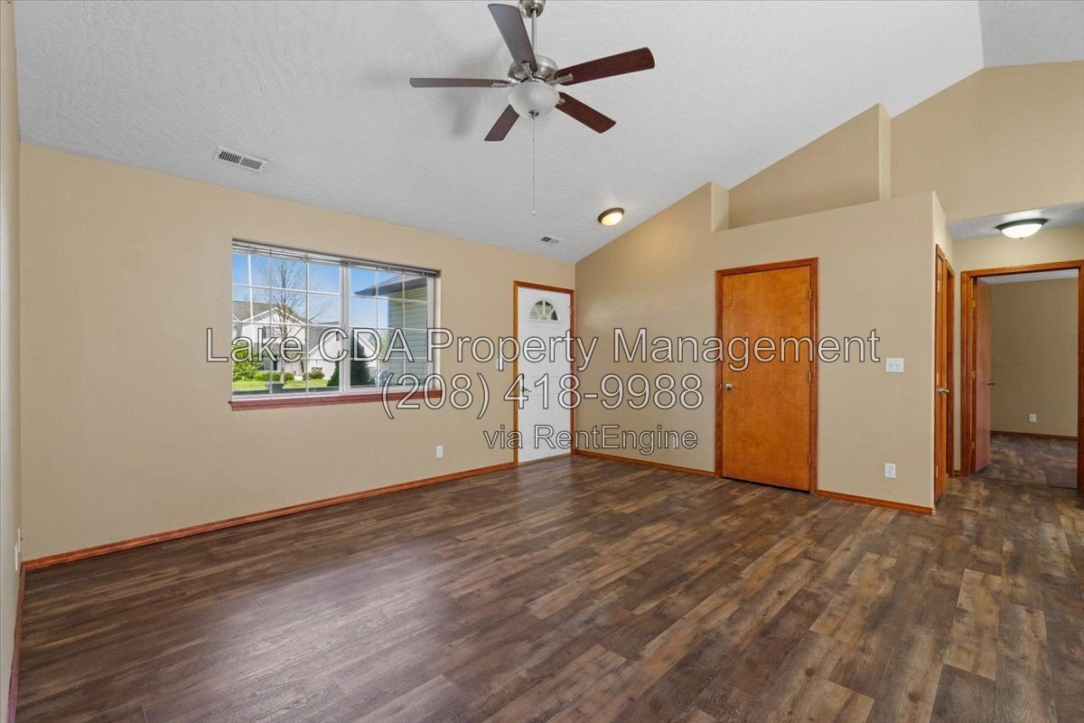 Clean 3-Bed Home with Granite, RV Parking & Included Utilities in Hayden! property image