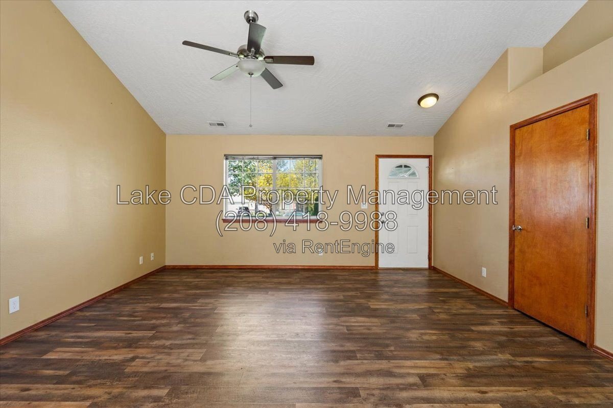 Clean 3-Bed Home with Granite, RV Parking & Included Utilities in Hayden! property image