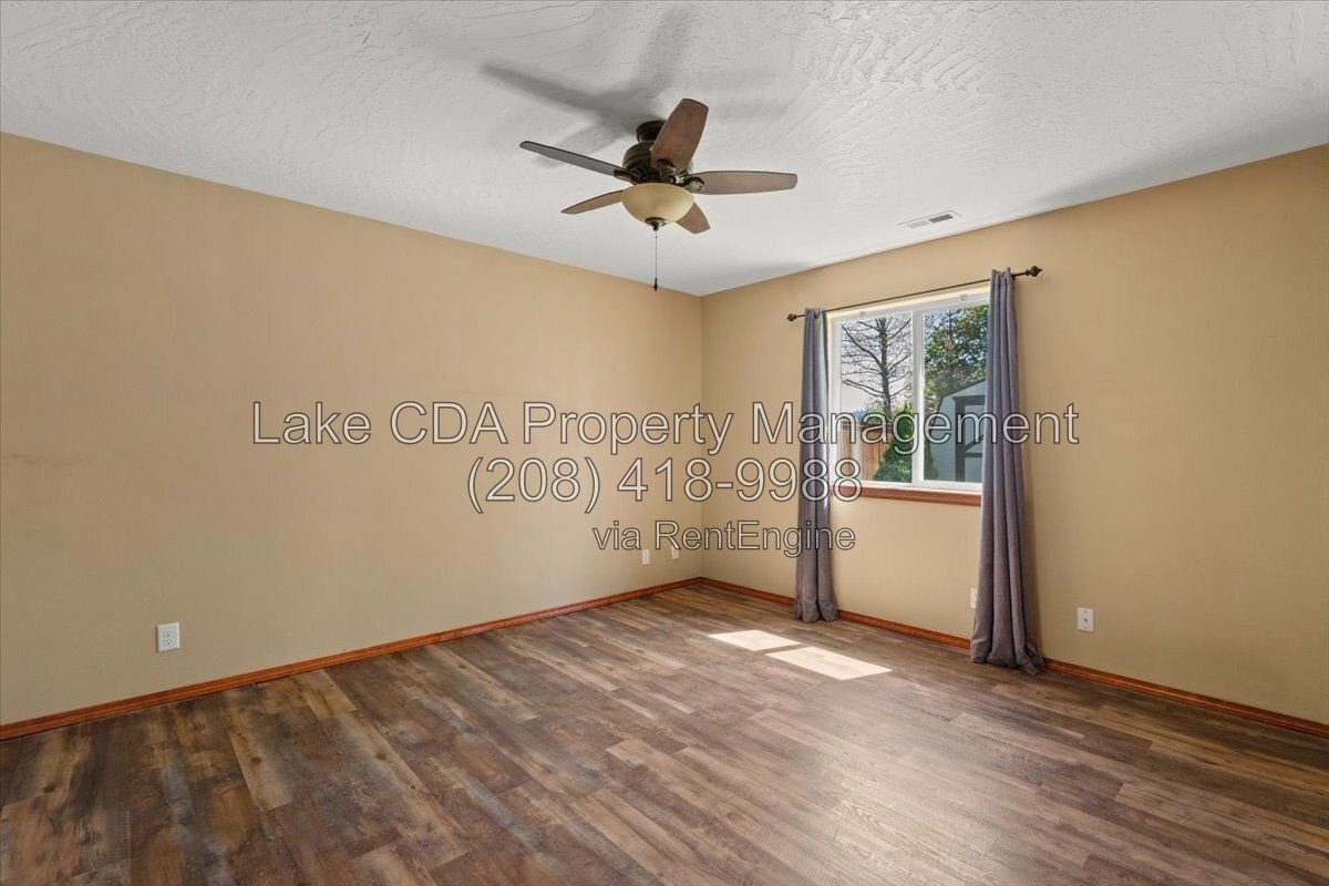 Clean 3-Bed Home with Granite, RV Parking & Included Utilities in Hayden! property image