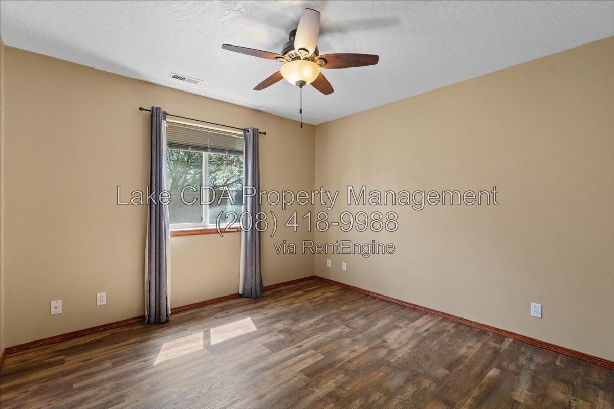 Clean 3-Bed Home with Granite, RV Parking & Included Utilities in Hayden! property image