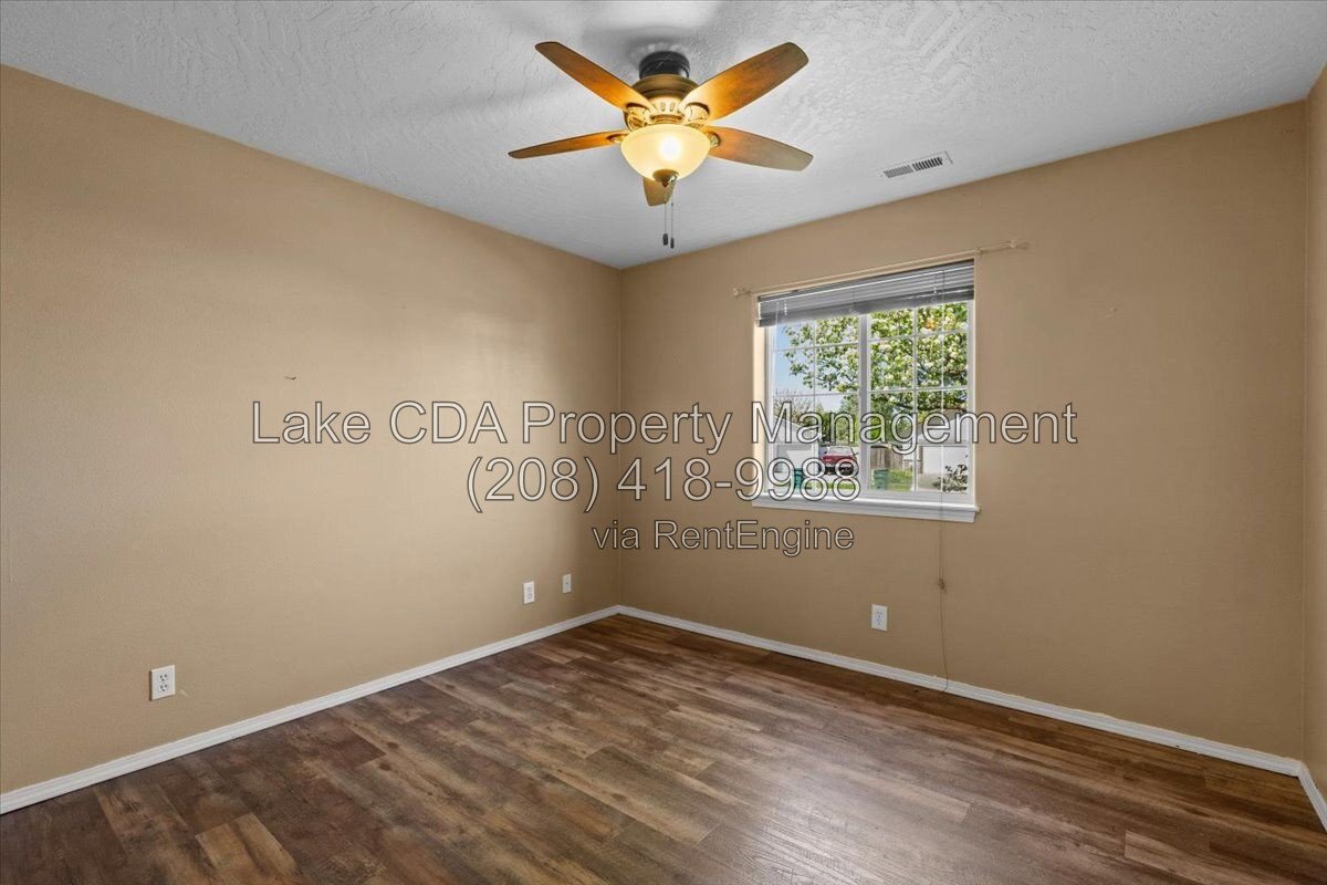 Clean 3-Bed Home with Granite, RV Parking & Included Utilities in Hayden! property image