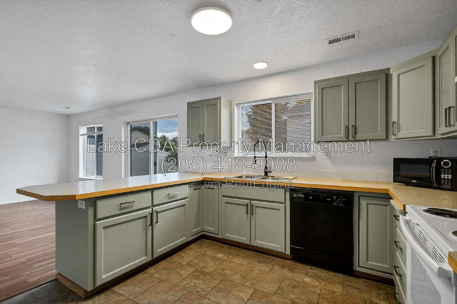 4 Bed, 2.5 Bath Room with Bonus Room, no HOA! property image