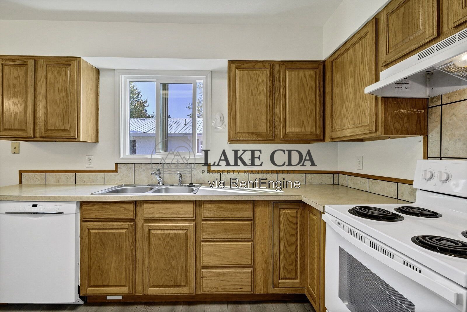 3 Bedroom, 1 Bathroom - Prime Coeur d'Alene Location - 1000 Sq. Ft. property image