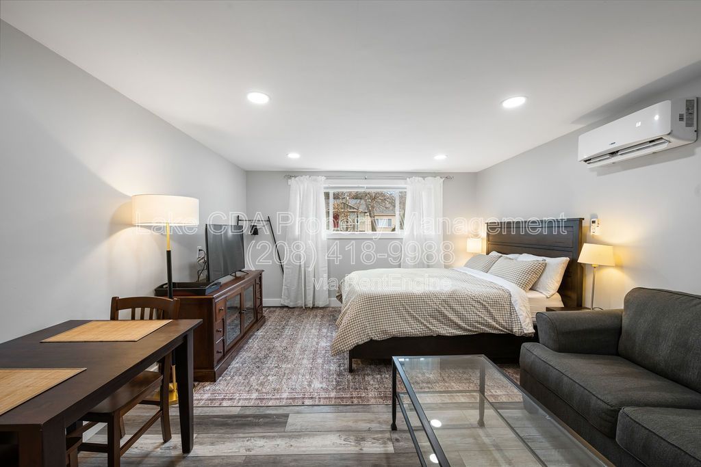 Charming Furnished Midtown Studio — All Utilities Included property image