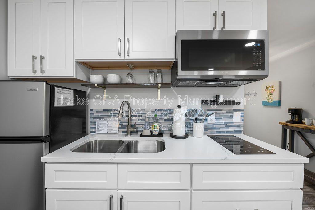 Charming Furnished Midtown Studio — All Utilities Included property image
