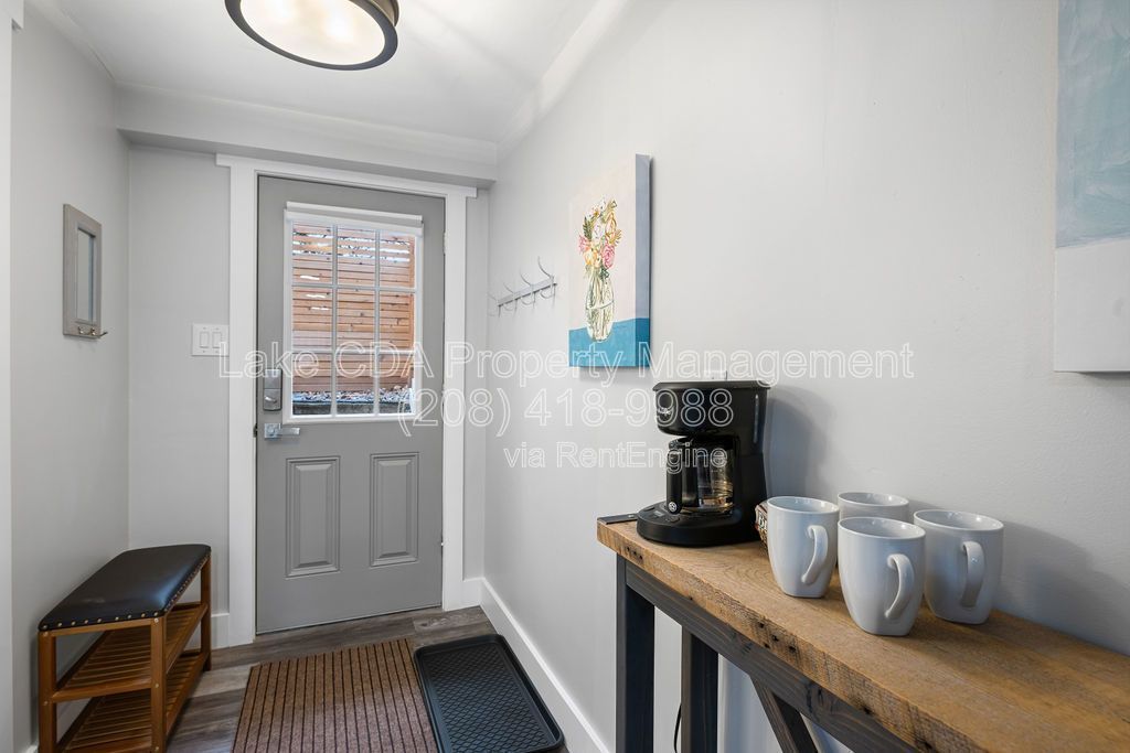 Charming Furnished Midtown Studio — All Utilities Included property image