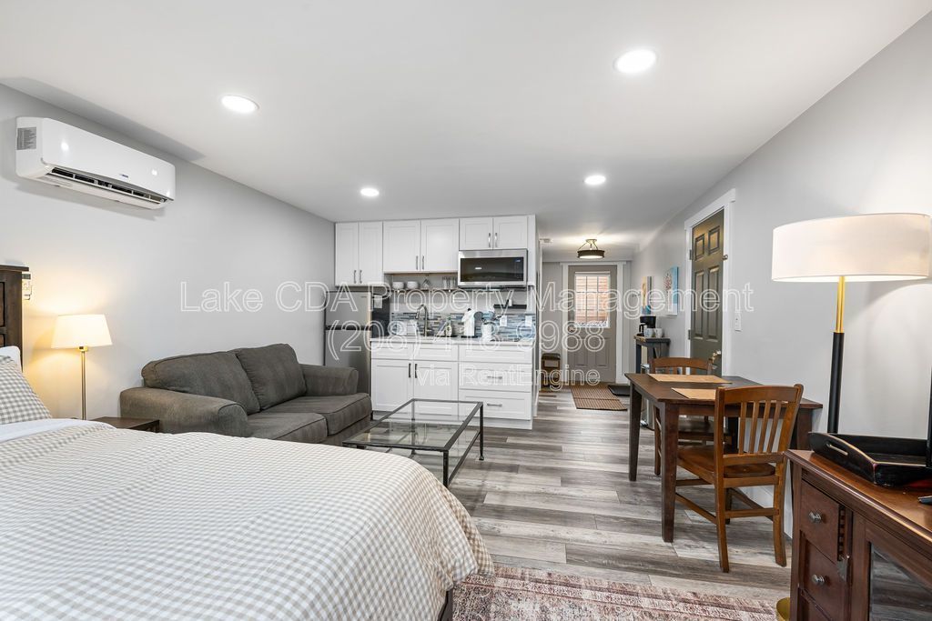 Charming Furnished Midtown Studio — All Utilities Included property image
