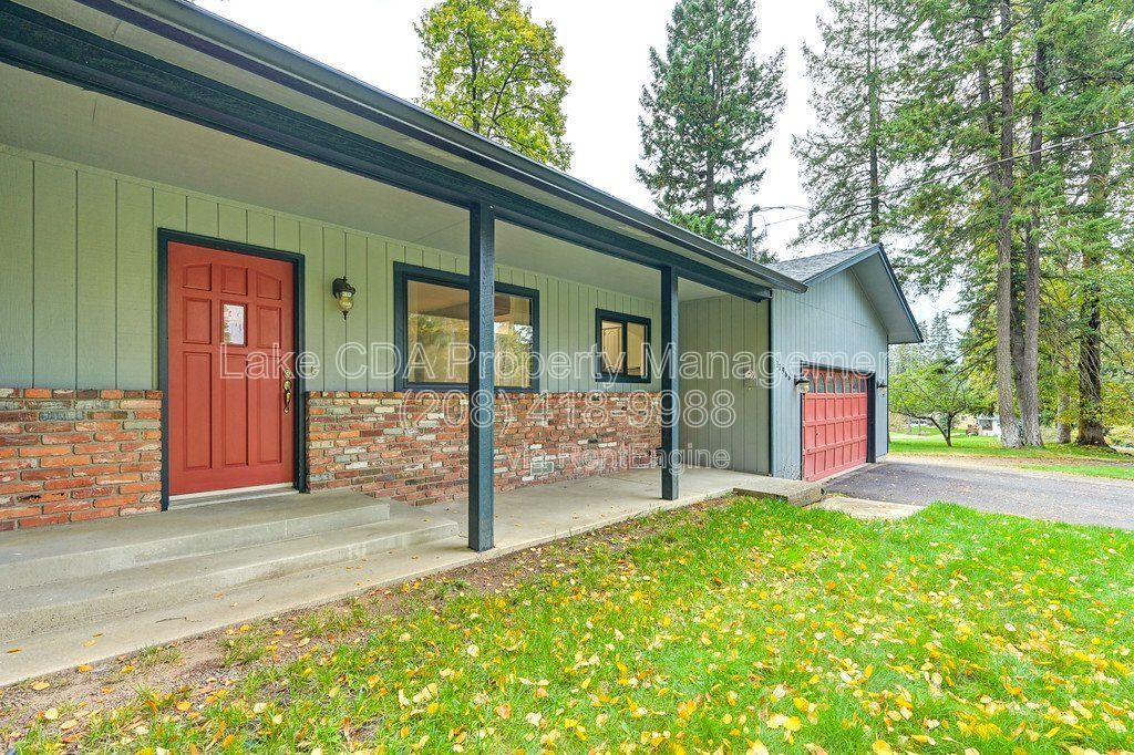 Avondale Golf Course Home in Hayden — 5 Bed | 3.5 Bath | 2,283 Sq Ft property image