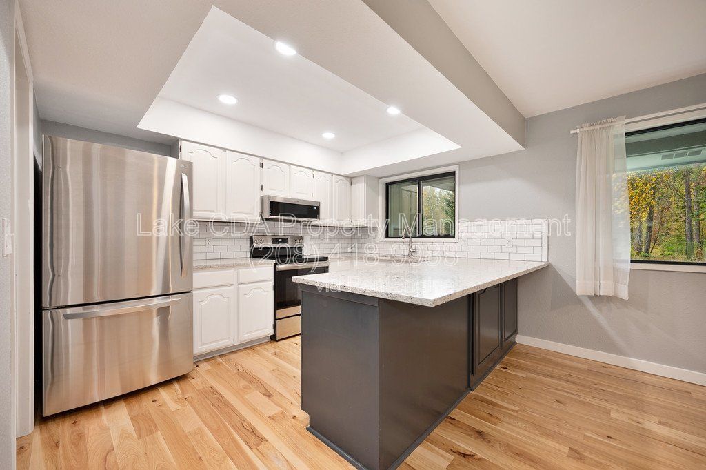 Avondale Golf Course Home in Hayden — 5 Bed | 3.5 Bath | 2,283 Sq Ft property image