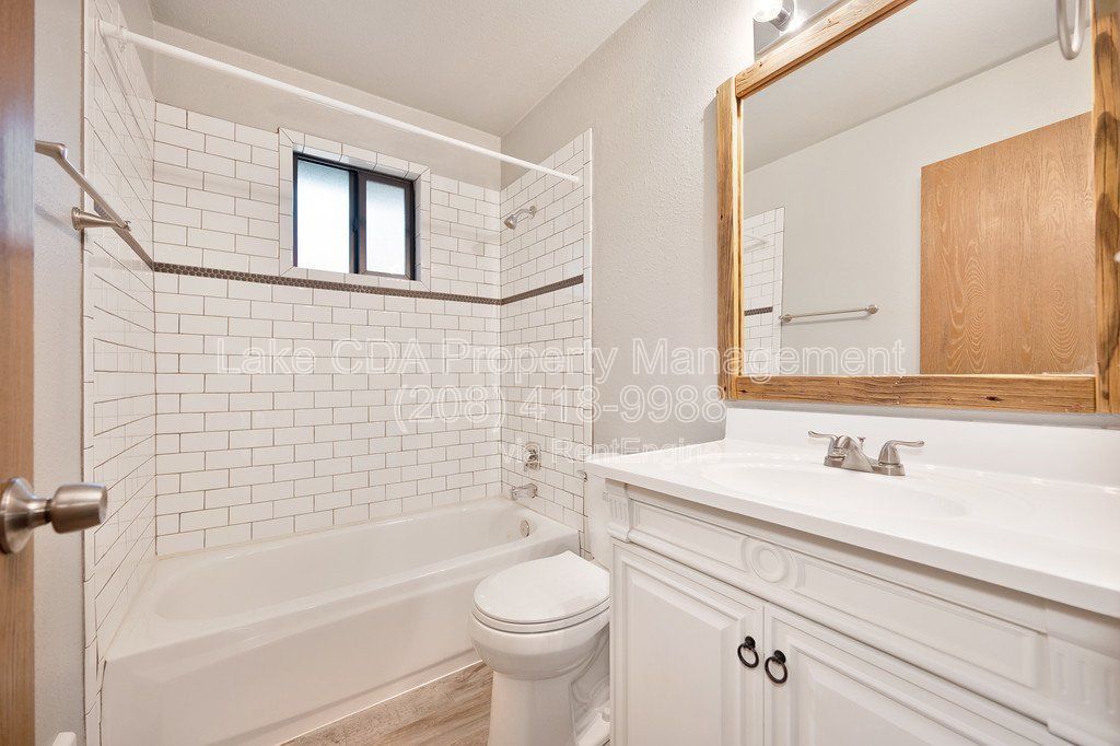 Avondale Golf Course Home in Hayden — 5 Bed | 3.5 Bath | 2,283 Sq Ft property image