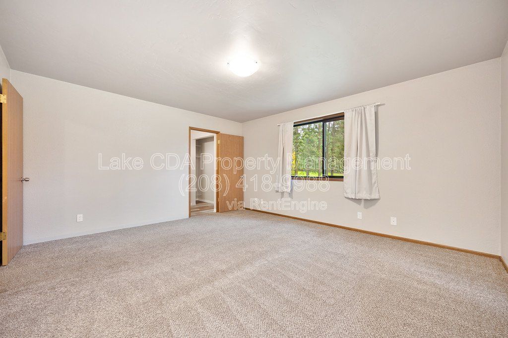 Avondale Golf Course Home in Hayden — 5 Bed | 3.5 Bath | 2,283 Sq Ft property image