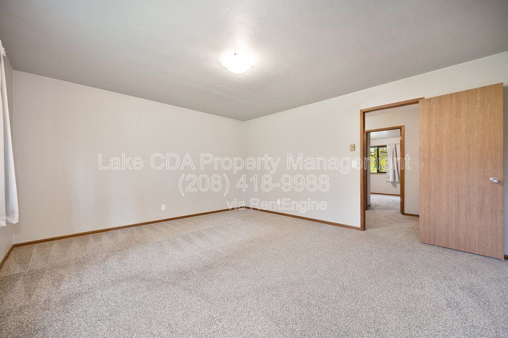 Avondale Golf Course Home in Hayden — 5 Bed | 3.5 Bath | 2,283 Sq Ft property image