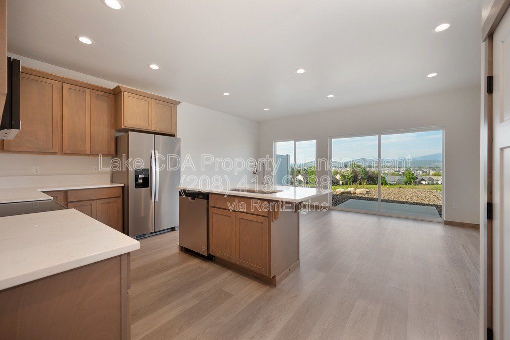 New Townhouse Golf Course Living - 3 Bed 2.5 Bath - $2,195 per month! property image