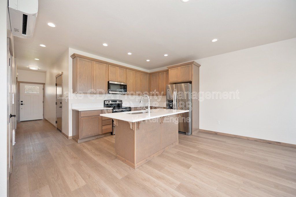 New Townhouse Golf Course Living - 3 Bed 2.5 Bath - $2,195 per month! property image