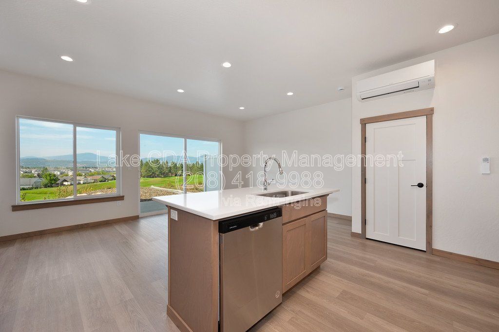 New Townhouse Golf Course Living - 3 Bed 2.5 Bath - $2,195 per month! property image
