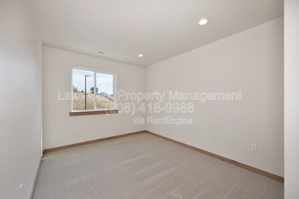 New Townhouse Golf Course Living - 3 Bed 2.5 Bath - $2,195 per month! property image