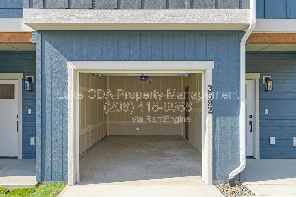 New Townhouse Golf Course Living - 3 Bed 2.5 Bath - $2,195 per month! property image