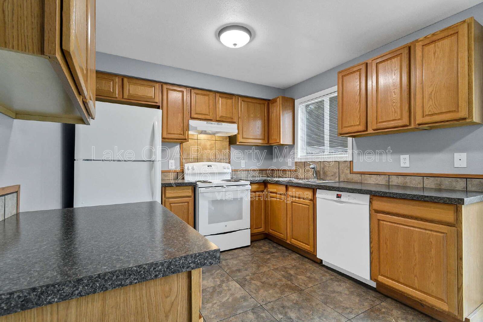 Updated 3 Bedroom Townhome-Style Apartment in Coeur d'Alene | Water, Sewer & Garbage Included property image