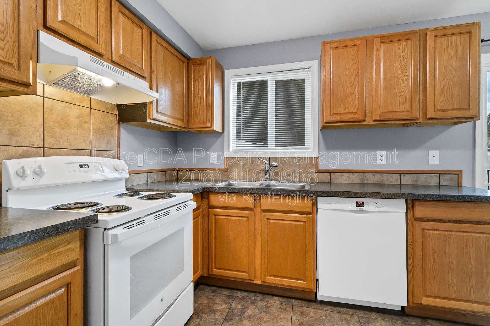 Updated 3 Bedroom Townhome-Style Apartment in Coeur d'Alene | Water, Sewer & Garbage Included property image