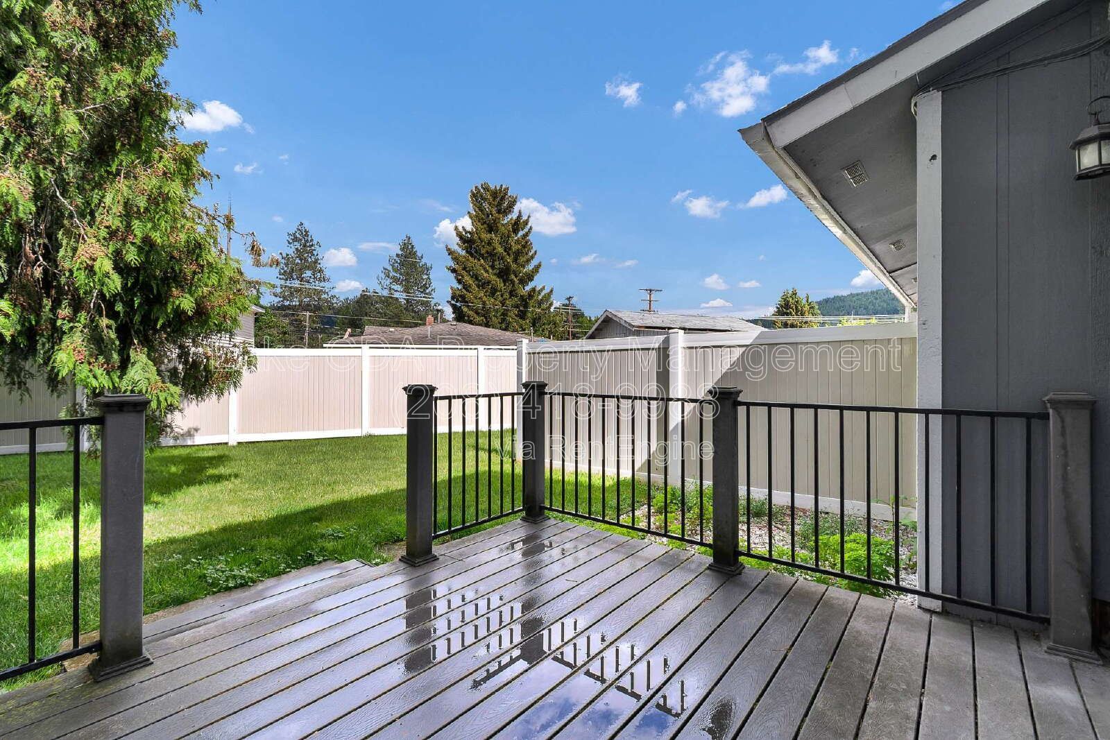 Updated 3 Bedroom Townhome-Style Apartment in Coeur d'Alene | Water, Sewer & Garbage Included property image