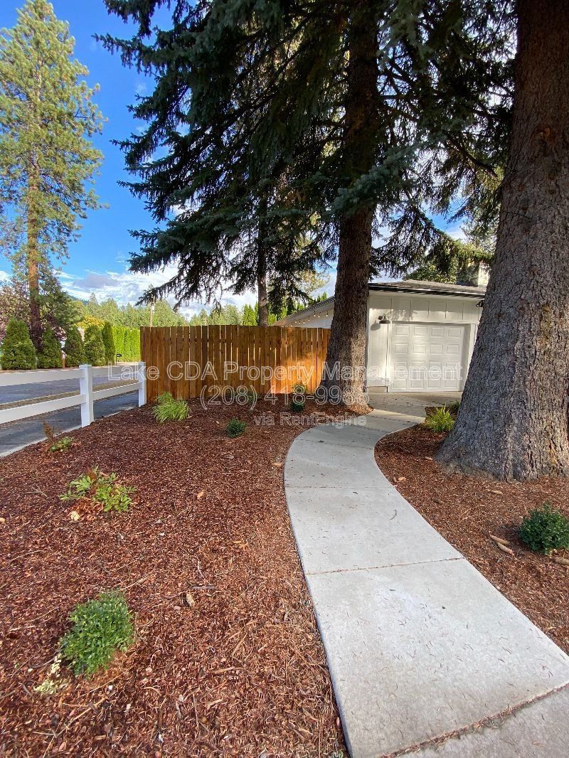 OWNER PAYS UTILITIES - Recently Updated, 2 bedroom 1 bath private basement with Garage property image