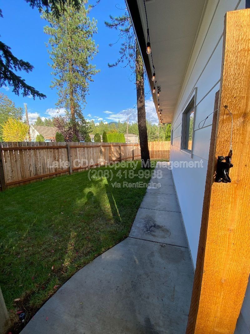 OWNER PAYS UTILITIES - Recently Updated, 2 bedroom 1 bath private basement with Garage property image