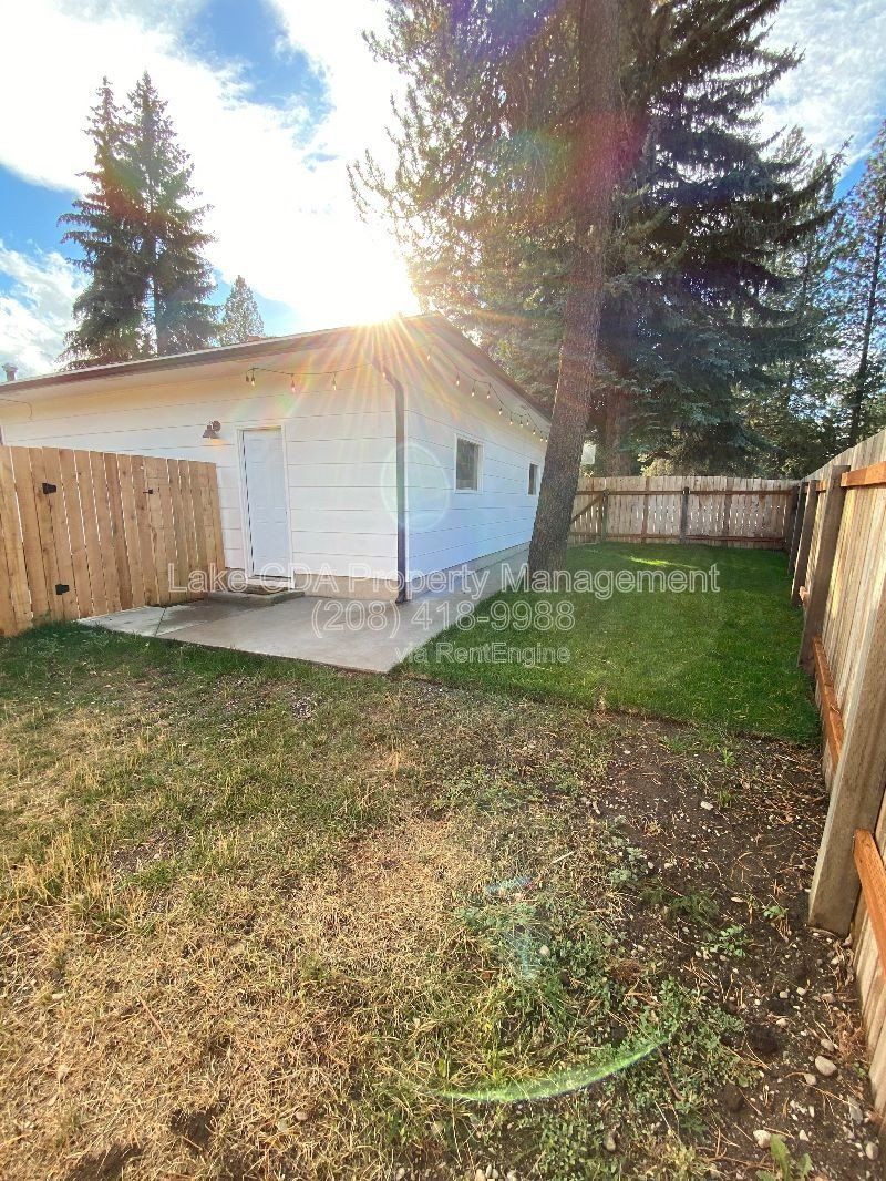 OWNER PAYS UTILITIES - Recently Updated, 2 bedroom 1 bath private basement with Garage property image